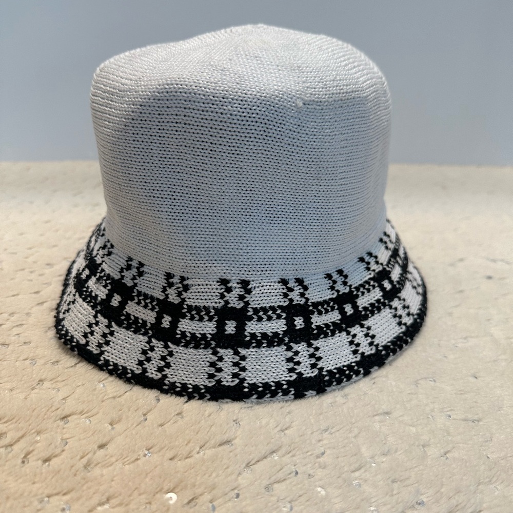Trendz Bucket Hat White & Black checkered